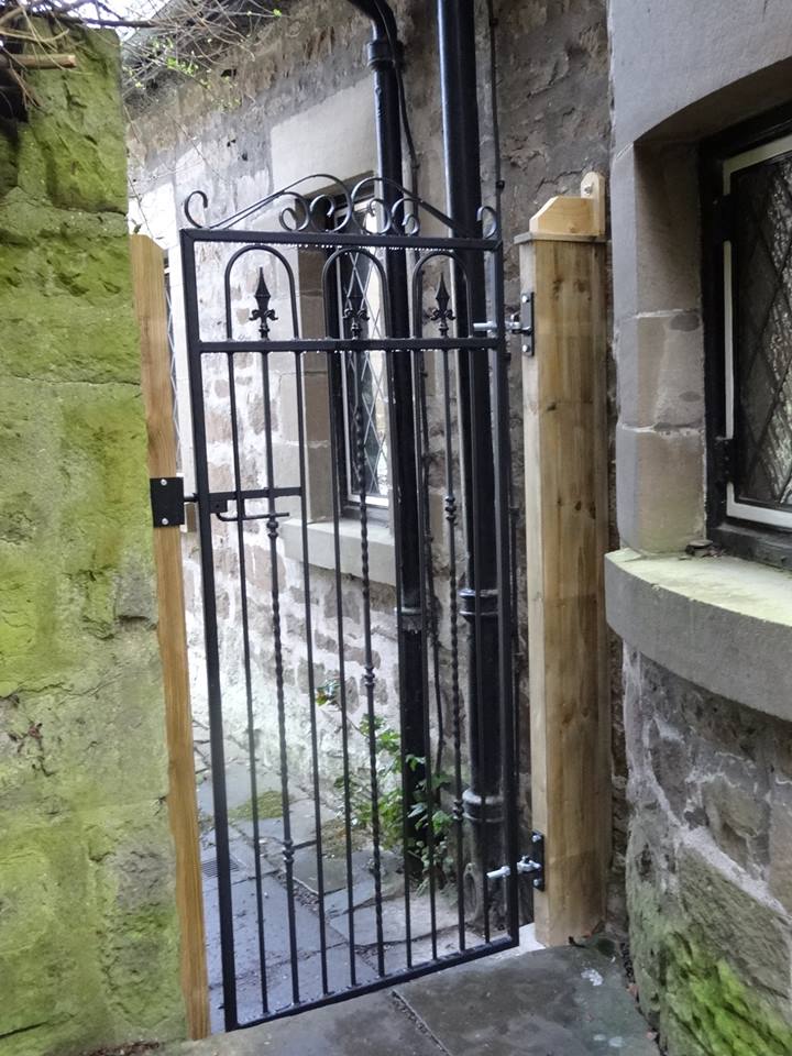 Windsor metal side pedestrian access gate