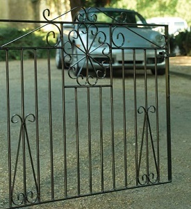 What to Consider When Buying Gates for the Garden & Driveway