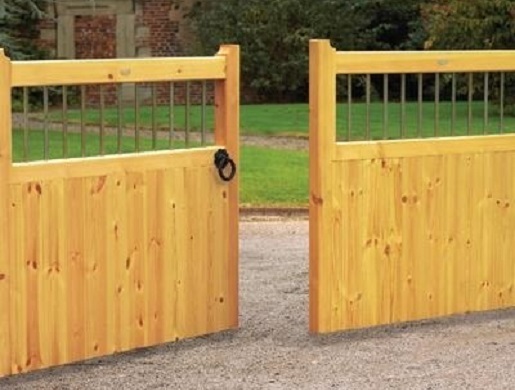 Bordeaux Wooden Driveway Gates