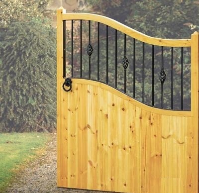 Salisbury Wooden Driveway Gates