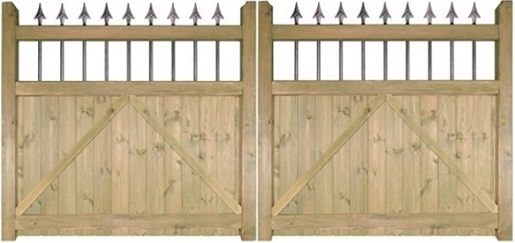 Rear view of Hampton wooden driveway gates