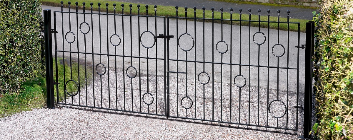 Picasso gates with 20mm x 10mm framework