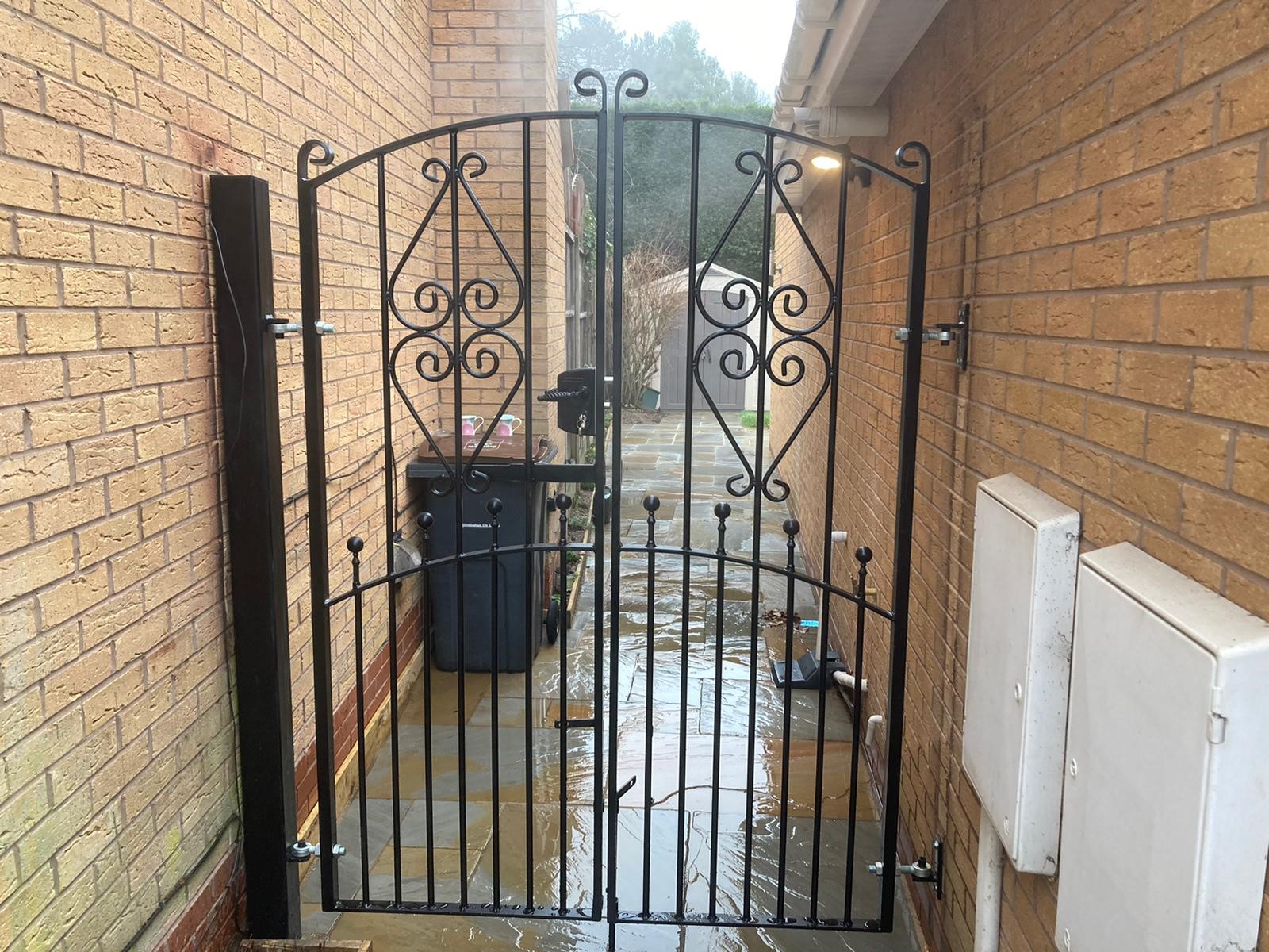 Small pair of Royale Marquis double gates for a narrow entrance