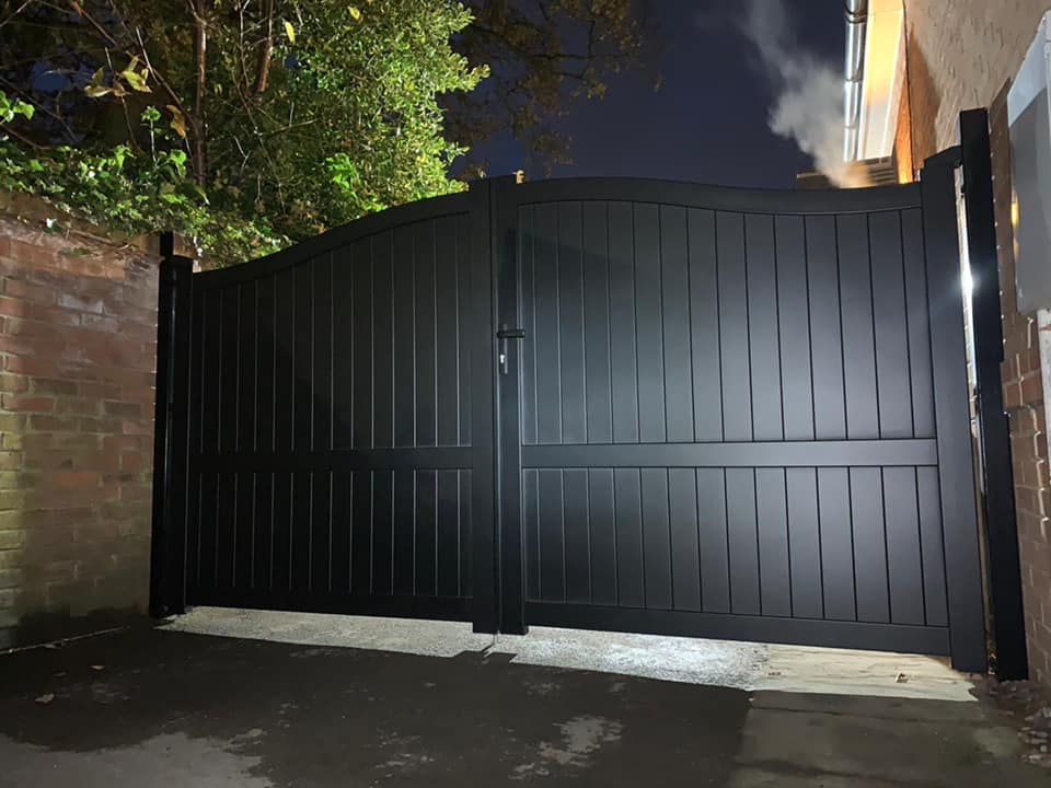 Wentworth Aluminium Driveway Gates | Arched Top & Vertical Board
